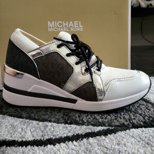 Micheal Kors Tennis Shoes